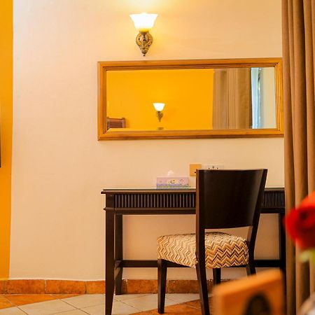 Colosseum Boutique Hotel & Spa Dar es Salaam Exterior photo